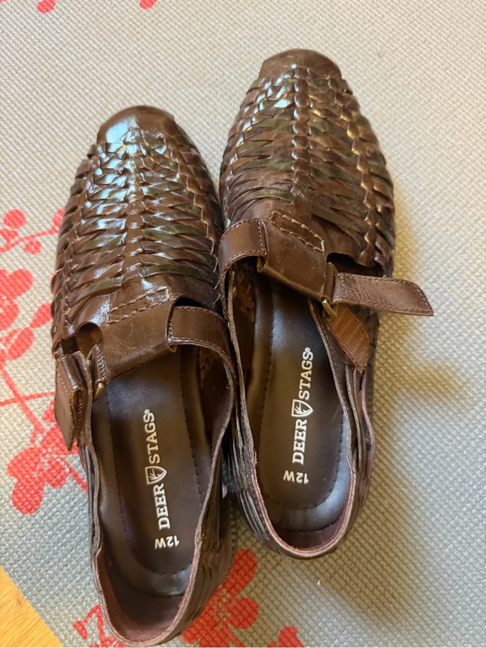 Deer Stags Brown Woven Leather Hook-and-Loop Sandals